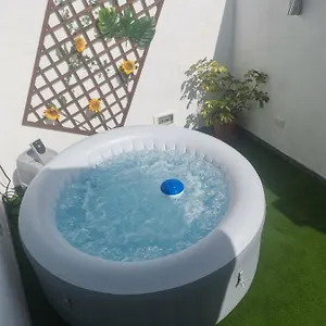 chalet-con-jacuzzi-climatizado-barbacoa-y-cerca-de-la-playa.tenerifehoteles.net/